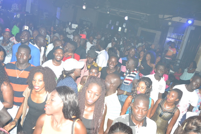 Dans la chaleur du BLOOWY NIGHT, Pape Diouf élève la barre et vous donne RV ce dimanche au Baramundi. Regardez