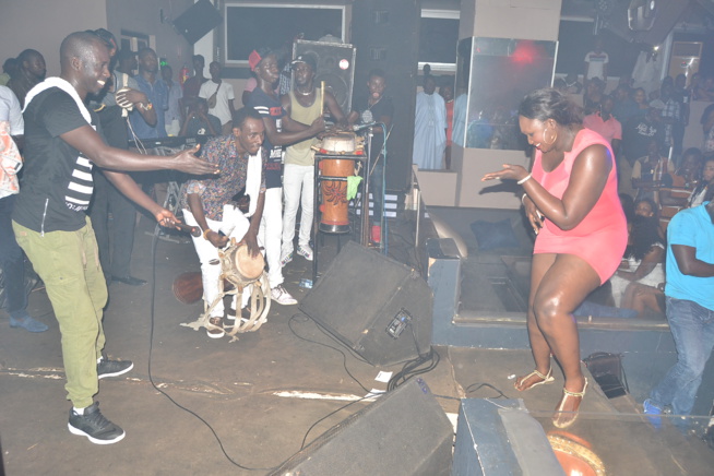 Dans la chaleur du BLOOWY NIGHT, Pape Diouf élève la barre et vous donne RV ce dimanche au Baramundi. Regardez