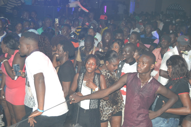 Dans la chaleur du BLOOWY NIGHT, Pape Diouf élève la barre et vous donne RV ce dimanche au Baramundi. Regardez