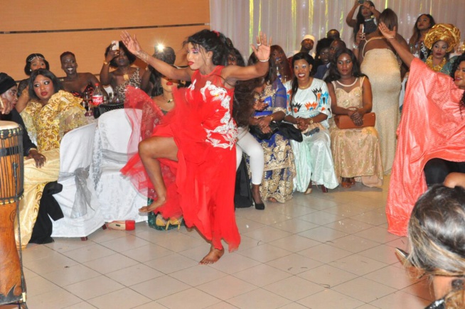 La réception du mariage de l'ex mannequin Gazelia Fall devenue madame Cagnaut à Paris ce 28 octobre.Regardez La réception du mariage de l'ex mannequin Gazelia Fall devenue madame Cagnaut à Paris ce 28 octobre.Regardez