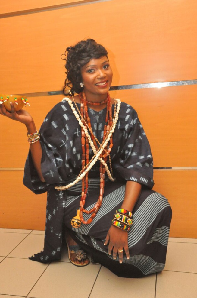 La réception du mariage de l'ex mannequin Gazelia Fall devenue madame Cagnaut à Paris ce 28 octobre.Regardez La réception du mariage de l'ex mannequin Gazelia Fall devenue madame Cagnaut à Paris ce 28 octobre.Regardez