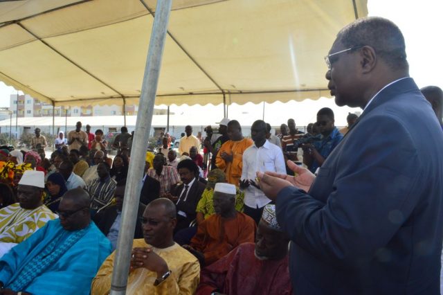 Vidéo – « razzia » : Me Ousmane reçoit l’engagement 3000 nouveaux partisans en une journée. Vidéo – « razzia » : Me Ousmane reçoit l’engagement 3000 nouveaux partisans en une journée.