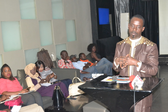Nouvel album de Youssou Ndour, AFRICA REK. Regardez en images la séance d'écoute au Baramundi.