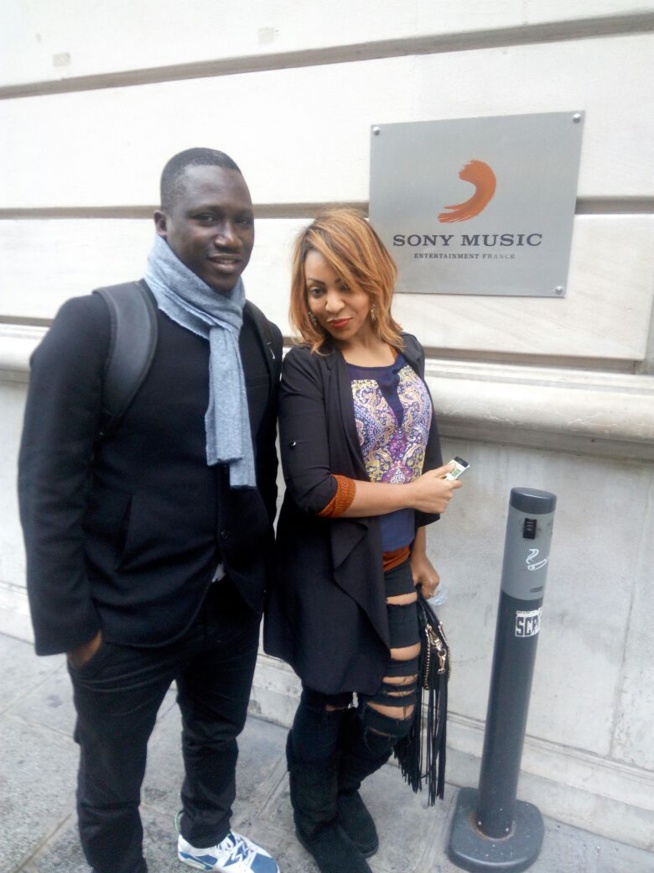 Viviane Chidid en compagnie de son manager Djidiak Diouf et Moustapha Dieng se Sen Art Vision en visite dans les studios de Sony avec Barack Adams du Sexion d'assaut. Viviane Chidid en compagnie de son manager Djidiak Diouf et Moustapha Dieng se Sen Art Vision en visite dans les studios de Sony avec Barack Adams du Sexion d'assaut.