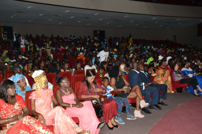 DEMB AK TAY: La diva Coumba Gawlo réussit 1H 30 de concert no stop à Sorano. DEMB AK TAY: La diva Coumba Gawlo réussit 1H 30 de concert no stop à Sorano.