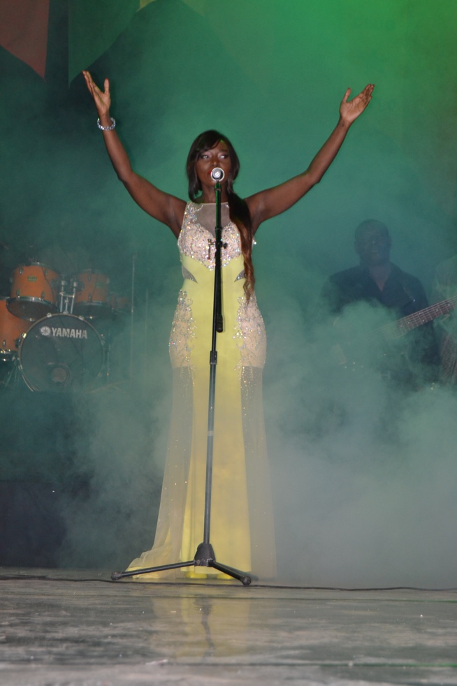 DEMB AK TAY: La diva Coumba Gawlo réussit 1H 30 de concert no stop à Sorano.