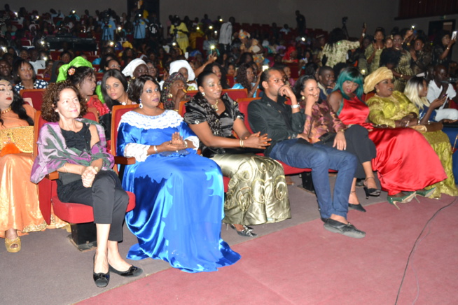 DEMB AK TAY: La diva Coumba Gawlo réussit 1H 30 de concert no stop à Sorano. DEMB AK TAY: La diva Coumba Gawlo réussit 1H 30 de concert no stop à Sorano.