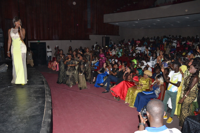 DEMB AK TAY: La diva Coumba Gawlo réussit 1H 30 de concert no stop à Sorano. DEMB AK TAY: La diva Coumba Gawlo réussit 1H 30 de concert no stop à Sorano.