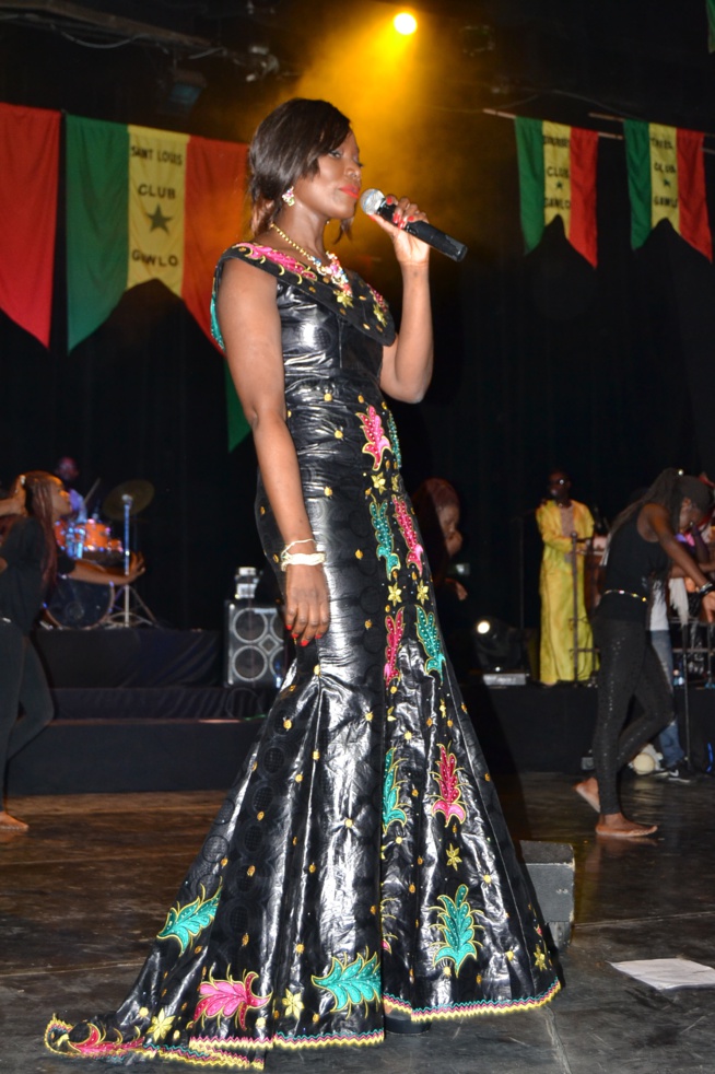 DEMB AK TAY: La diva Coumba Gawlo réussit 1H 30 de concert no stop à Sorano.