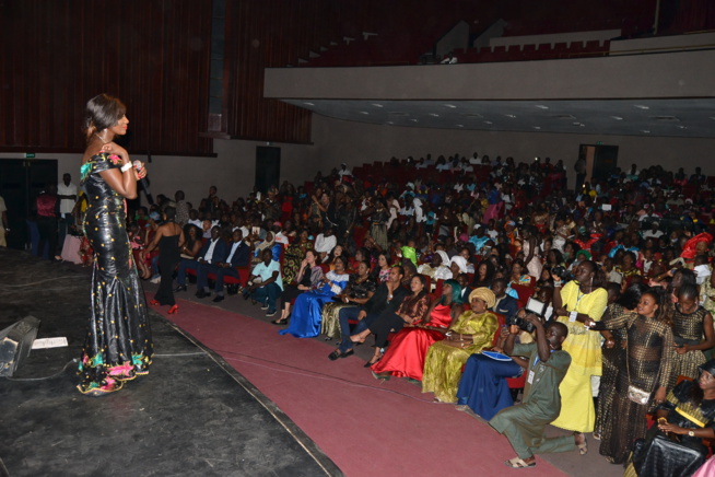 DEMB AK TAY: La diva Coumba Gawlo réussit 1H 30 de concert no stop à Sorano. DEMB AK TAY: La diva Coumba Gawlo réussit 1H 30 de concert no stop à Sorano.