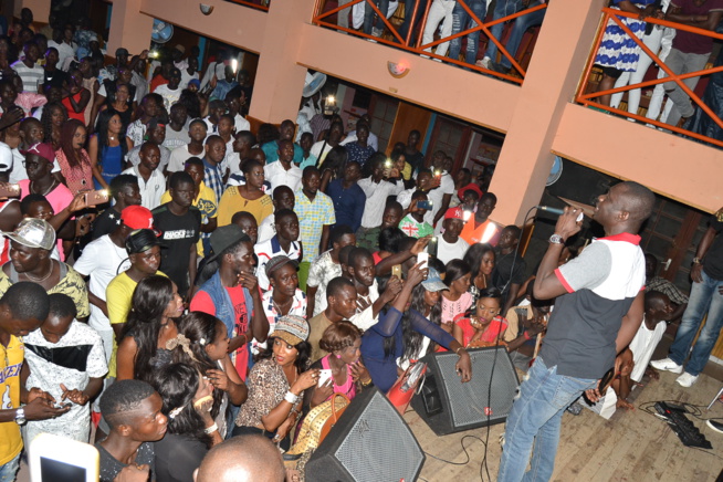 GUICHET FERME: La banlieue a répondu à leur fils Pape Diouf au Ravin. Rendez vous ce dimanche au Baramundi GUICHET FERME: La banlieue a répondu à leur fils Pape Diouf au Ravin. Rendez vous ce dimanche au Baramundi