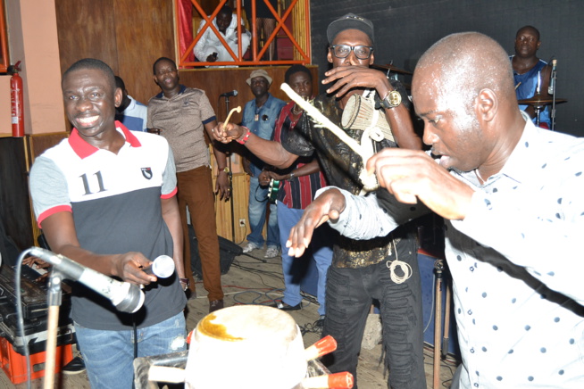 GUICHET FERME: La banlieue a répondu à leur fils Pape Diouf au Ravin. Rendez vous ce dimanche au Baramundi GUICHET FERME: La banlieue a répondu à leur fils Pape Diouf au Ravin. Rendez vous ce dimanche au Baramundi