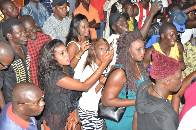 GUICHET FERME: La banlieue a répondu à leur fils Pape Diouf au Ravin. Rendez vous ce dimanche au Baramundi GUICHET FERME: La banlieue a répondu à leur fils Pape Diouf au Ravin. Rendez vous ce dimanche au Baramundi