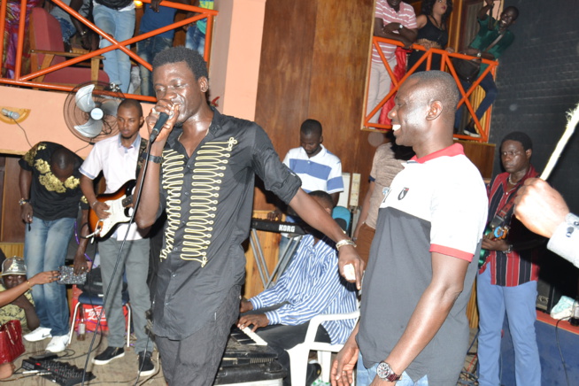 GUICHET FERME: La banlieue a répondu à leur fils Pape Diouf au Ravin. Rendez vous ce dimanche au Baramundi GUICHET FERME: La banlieue a répondu à leur fils Pape Diouf au Ravin. Rendez vous ce dimanche au Baramundi