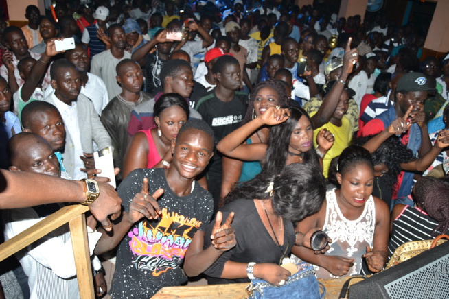 GUICHET FERME: La banlieue a répondu à leur fils Pape Diouf au Ravin. Rendez vous ce dimanche au Baramundi GUICHET FERME: La banlieue a répondu à leur fils Pape Diouf au Ravin. Rendez vous ce dimanche au Baramundi