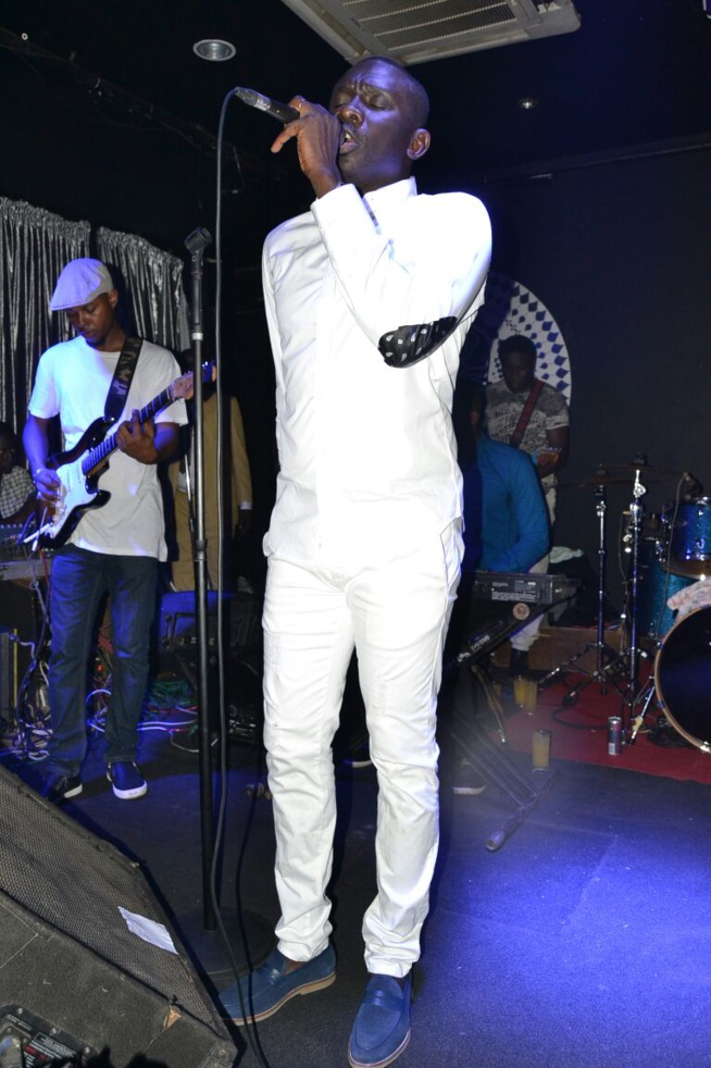 RENDEZ VOUS DOMINICAL DES ALMADIES: Pape Diouf conserve le trône au Baramundi. RENDEZ VOUS DOMINICAL DES ALMADIES: Pape Diouf conserve le trône au Baramundi.