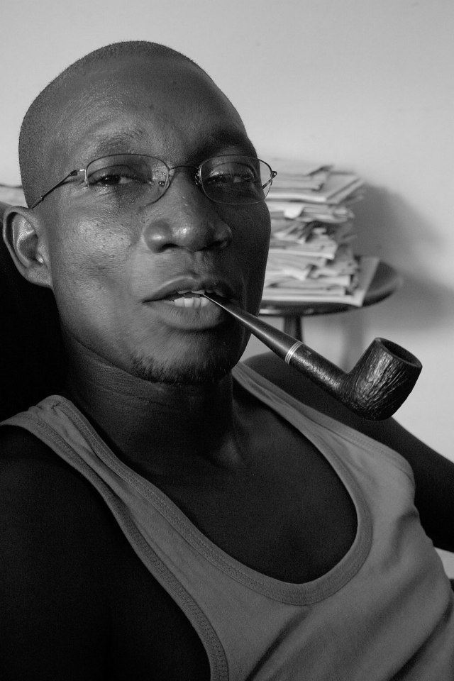 Il était une fois, El Hadji Amadou Sall, un passionné de la pipe! Il était une fois, El Hadji Amadou Sall, un passionné de la pipe!