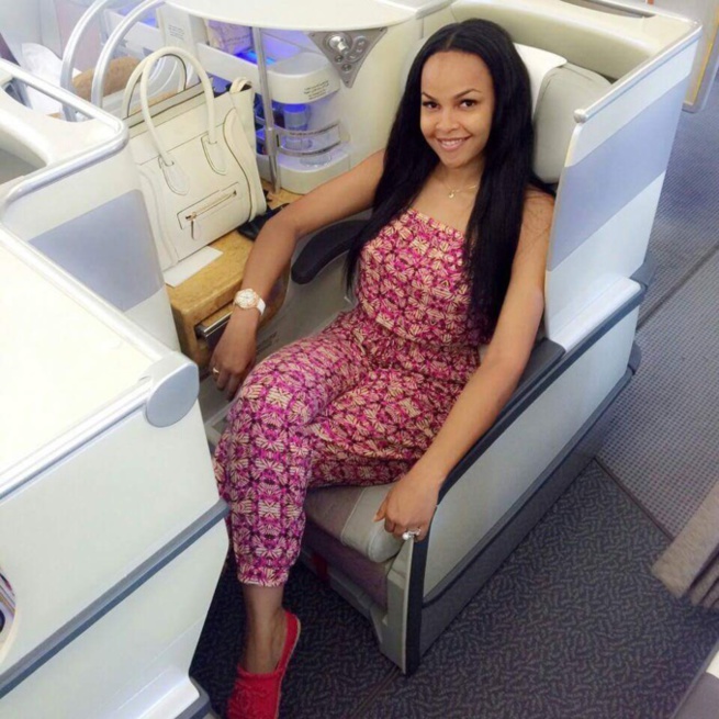 Karina Tavares : "J'aime faire les photos de bikini, je ne suis pas la Kim Kardashian sénégalaise" (Vidéo) Karina Tavares : "J'aime faire les photos de bikini, je ne suis pas la Kim Kardashian sénégalaise" (Vidéo)