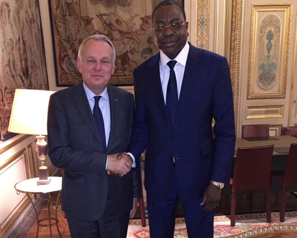 Sénégal: Jean Marc Ayrault rend hommage à feu Mbaye- Jacques Diop Sénégal: Jean Marc Ayrault rend hommage à feu Mbaye- Jacques Diop