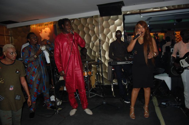 La reine du "Djolof band" Viviane Chidid met le feu au Duplexe. Desormais rendez-vous tous les vendredi.