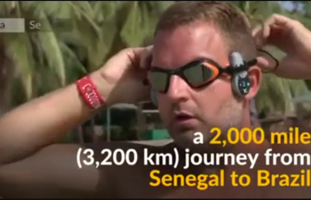 Regardez le départ de Ben Hooper l’anglais qui veut nager de Dakar au Brésil. Regardez le départ de Ben Hooper l’anglais qui veut nager de Dakar au Brésil.