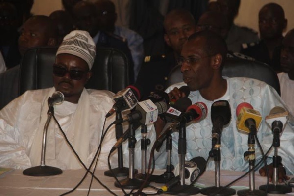 Magal de Touba 2016 : le ministre de l’Intérieur annonce une surveillance aérienne avant et pendant Magal de Touba 2016 : le ministre de l’Intérieur annonce une surveillance aérienne avant et pendant