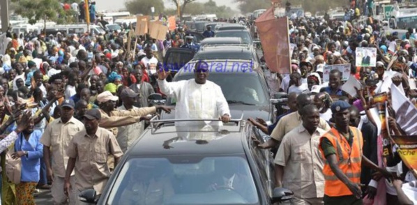 Accueil de Macky Sall à Touba : Les pick-pockets vident les proches de deux ambassadeurs itinérants Accueil de Macky Sall à Touba : Les pick-pockets vident les proches de deux ambassadeurs itinérants