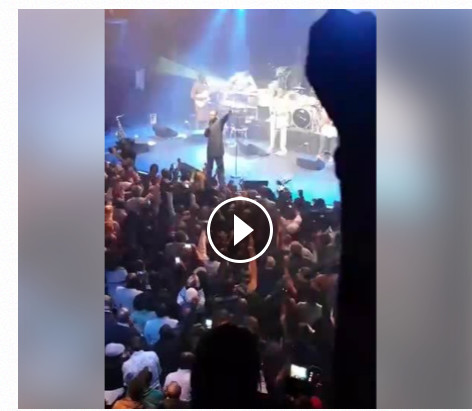 Youssou Ndour à guichet fermé EN DIRECT au Bataclan Youssou Ndour à guichet fermé EN DIRECT au Bataclan