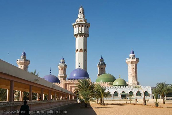 Serigne Sam Mbaye: Cheikh Ahmadou Bamba Muhafizun wa Mujadid Serigne Sam Mbaye: Cheikh Ahmadou Bamba Muhafizun wa Mujadid