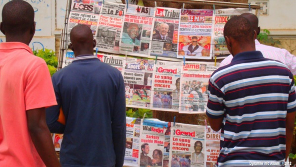 Les titres des journaux du lundi 21 novembre 2011 : L’assassinat de la vice-présidente du CESE Fatoumata Moctar Ndiaye fait la Une Les titres des journaux du lundi 21 novembre 2011 : L’assassinat de la vice-présidente du CESE Fatoumata Moctar Ndiaye fait la Une