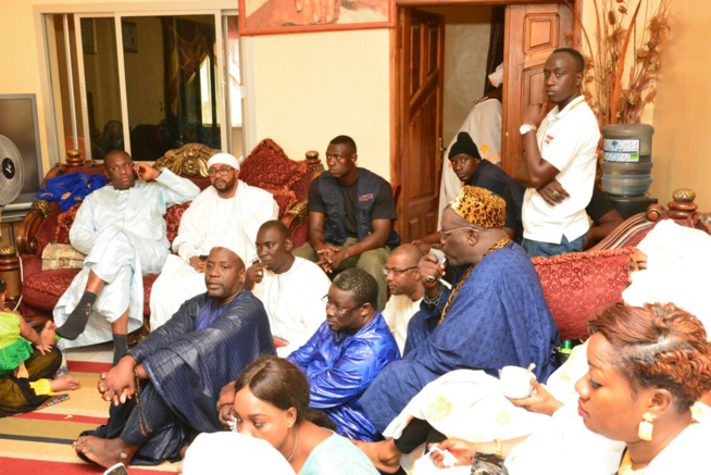 MAGAL TOUBA 2016: Sheikh Alassane sene "tare yallah" initie 24h de priére à Touba avec ses disciples.
