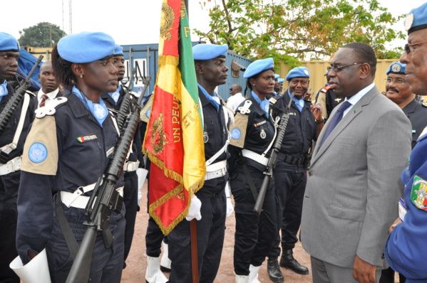 Macky Sall somme à la Police et à la Gendarmerie de juguler la criminalité par des mesures préventives et coercitives Macky Sall somme à la Police et à la Gendarmerie de juguler la criminalité par des mesures préventives et coercitives