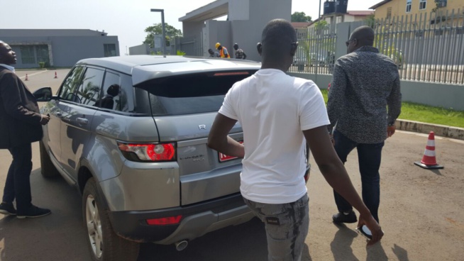 Voyage d'affaires en Guinée, le chanteur Pape Diouf à la rencontre du puissant homme d'affaires Mohamed Sylla de la Guinée avec son fidéle et loyale ami Marcel Djilass et Moustapha Diop.