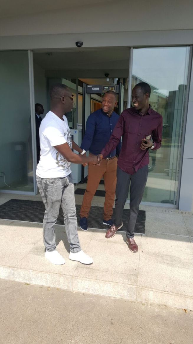Voyage d'affaires en Guinée, le chanteur Pape Diouf à la rencontre du puissant homme d'affaires Mohamed Sylla de la Guinée avec son fidéle et loyale ami Marcel Djilass et Moustapha Diop.