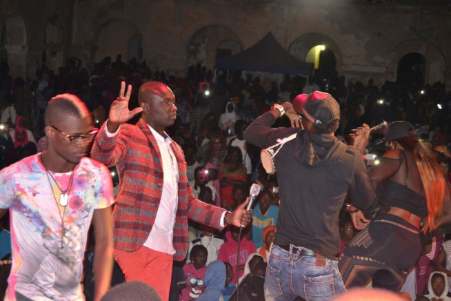 Pape Diouf et la génération consciente dans une dynamique de révolution au festival Gorée Diaspora. Rendez vous ce dimanche au Baramundi. Pape Diouf et la génération consciente dans une dynamique de révolution au festival Gorée Diaspora. Rendez vous ce dimanche au Baramundi.