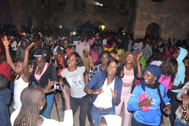 Pape Diouf et la génération consciente dans une dynamique de révolution au festival Gorée Diaspora. Rendez vous ce dimanche au Baramundi. Pape Diouf et la génération consciente dans une dynamique de révolution au festival Gorée Diaspora. Rendez vous ce dimanche au Baramundi.