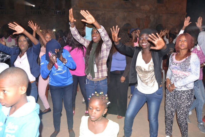 Pape Diouf et la génération consciente dans une dynamique de révolution au festival Gorée Diaspora. Rendez vous ce dimanche au Baramundi. Pape Diouf et la génération consciente dans une dynamique de révolution au festival Gorée Diaspora. Rendez vous ce dimanche au Baramundi.