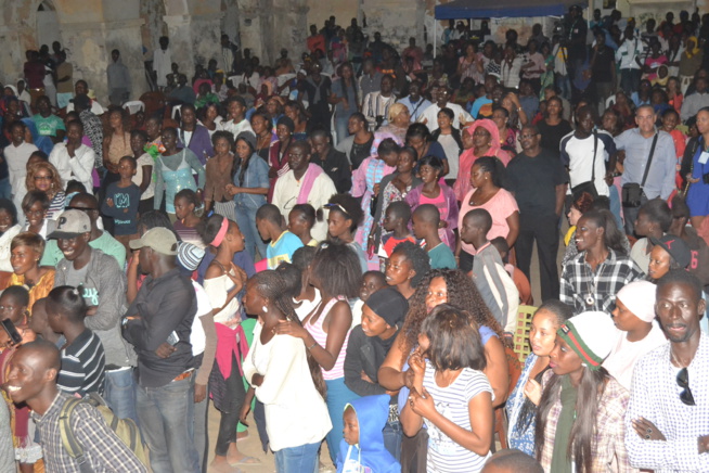 Pape Diouf et la génération consciente dans une dynamique de révolution au festival Gorée Diaspora. Rendez vous ce dimanche au Baramundi. Pape Diouf et la génération consciente dans une dynamique de révolution au festival Gorée Diaspora. Rendez vous ce dimanche au Baramundi.