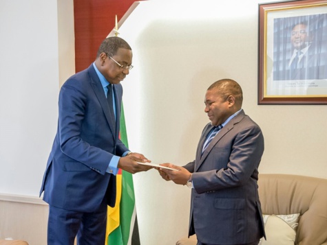 Diplomatie : ​Mankeur Ndiaye a remis les messages de Macky Sall à Filipe Jacinto Nyusi et à Jacob Zuma Diplomatie : ​Mankeur Ndiaye a remis les messages de Macky Sall à Filipe Jacinto Nyusi et à Jacob Zuma