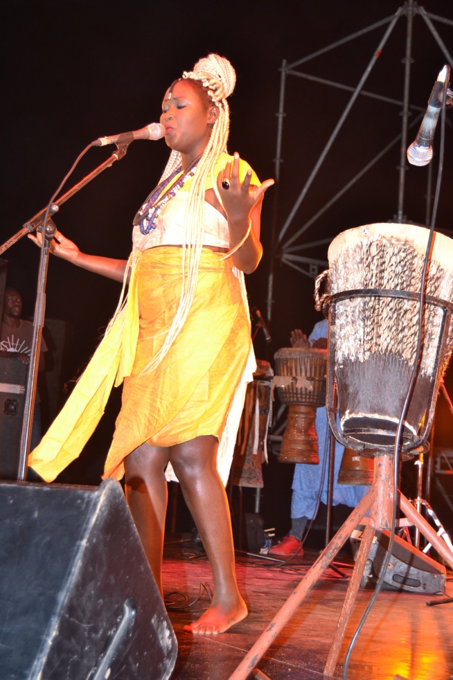 Gorée diaspora festival, l'artiste Maréma Fall met le feu sur scène.