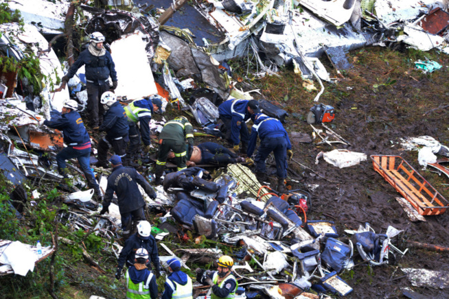 Images intenables du Crash de l'équipe du Brésil qui a fait 75 morts en Colombie