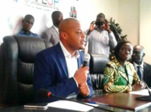 Thérèse Faye Diouf et Mambaye Niang fument le calumet de la paix..à quelques jours de l'Université républicaine de la COJER Thérèse Faye Diouf et Mambaye Niang fument le calumet de la paix..à quelques jours de l'Université républicaine de la COJER