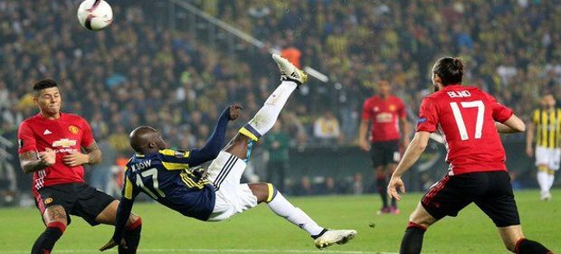 Fenerbahçe : Le come-back réussi de Moussa Sow, « Roi » des reprises de volée acrobatique