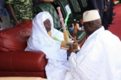 NECROLOGIE: Yaya Jameh a perdu sa mère ce jeudi 01 décembre. NECROLOGIE: Yaya Jameh a perdu sa mère ce jeudi 01 décembre.