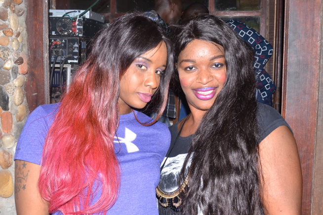 UN JUST 4 U plein à craquer. Pape diouf fête l'anniversaire de May de la boutique Esprit cosmétique représentante de MAKARI SUISSE. UN JUST 4 U plein à craquer. Pape diouf fête l'anniversaire de May de la boutique Esprit cosmétique représentante de MAKARI SUISSE.