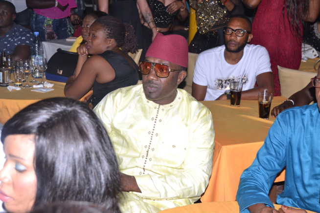 UN JUST 4 U plein à craquer. Pape diouf fête l'anniversaire de May de la boutique Esprit cosmétique représentante de MAKARI SUISSE. UN JUST 4 U plein à craquer. Pape diouf fête l'anniversaire de May de la boutique Esprit cosmétique représentante de MAKARI SUISSE.