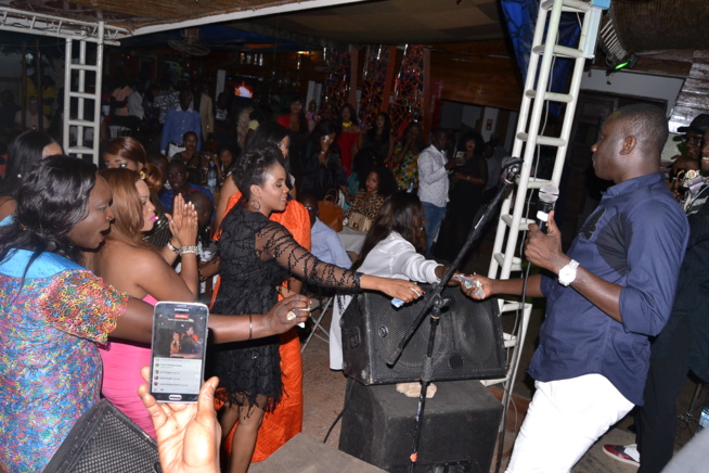 UN JUST 4 U plein à craquer. Pape diouf fête l'anniversaire de May de la boutique Esprit cosmétique représentante de MAKARI SUISSE. UN JUST 4 U plein à craquer. Pape diouf fête l'anniversaire de May de la boutique Esprit cosmétique représentante de MAKARI SUISSE.