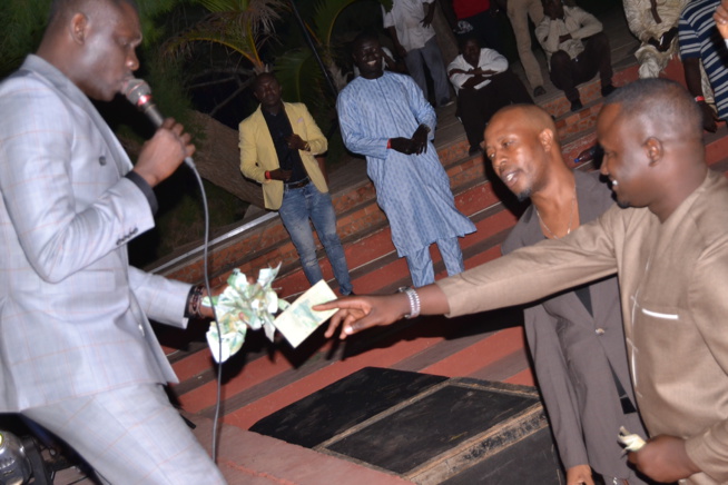 GALA ASAADS: Pape Diouf envoi les enfants de Pape Mael Diop de L' ADS aux anges. GALA ASAADS: Pape Diouf envoi les enfants de Pape Mael Diop de L' ADS aux anges.