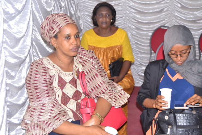 La marque MAKARI SUISSE arrive à Dakar, représentée par Esprit Cosmétique sise à Sacré Coeur à 300 m de la boulangerie Jaune. Pape Diouf et Waly Seck à l'inauguration. La marque MAKARI SUISSE arrive à Dakar, représentée par Esprit Cosmétique sise à Sacré Coeur à 300 m de la boulangerie Jaune. Pape Diouf et Waly Seck à l'inauguration.