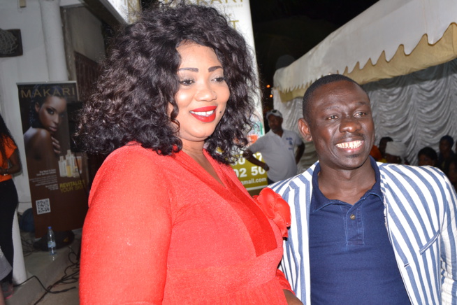 La marque MAKARI SUISSE arrive à Dakar, représentée par Esprit Cosmétique sise à Sacré Coeur à 300 m de la boulangerie Jaune. Pape Diouf et Waly Seck à l'inauguration. La marque MAKARI SUISSE arrive à Dakar, représentée par Esprit Cosmétique sise à Sacré Coeur à 300 m de la boulangerie Jaune. Pape Diouf et Waly Seck à l'inauguration.